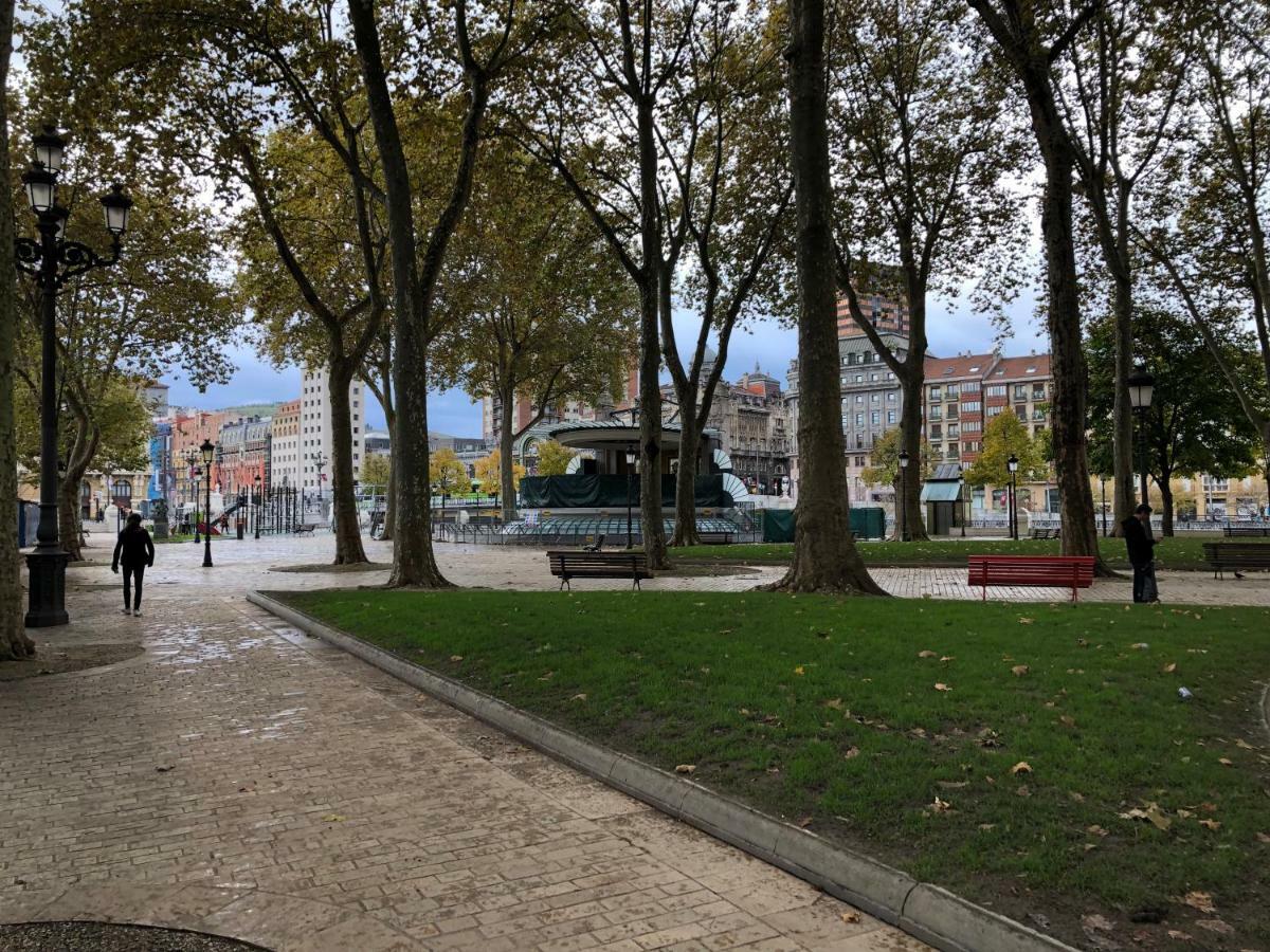 Apartamento Minimalista En El Corazon De Bilbao Zewnętrze zdjęcie