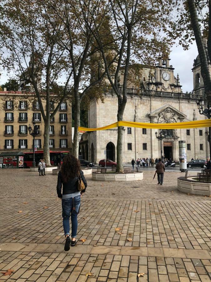 Apartamento Minimalista En El Corazon De Bilbao Zewnętrze zdjęcie